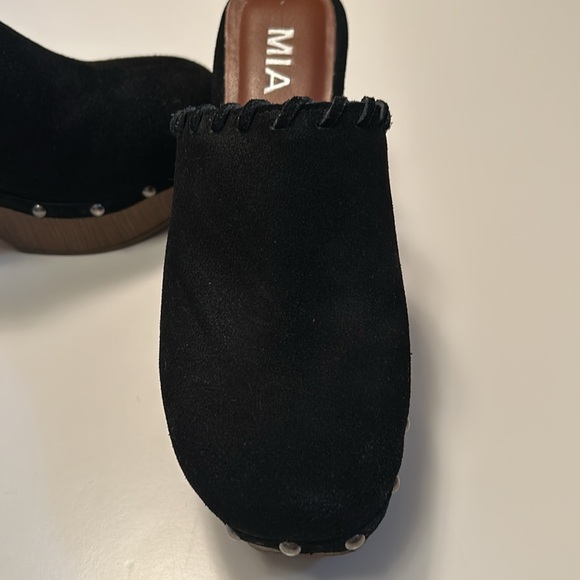 MIA Clogs - platform with studded detail / black suede. - Picture 6 of 6